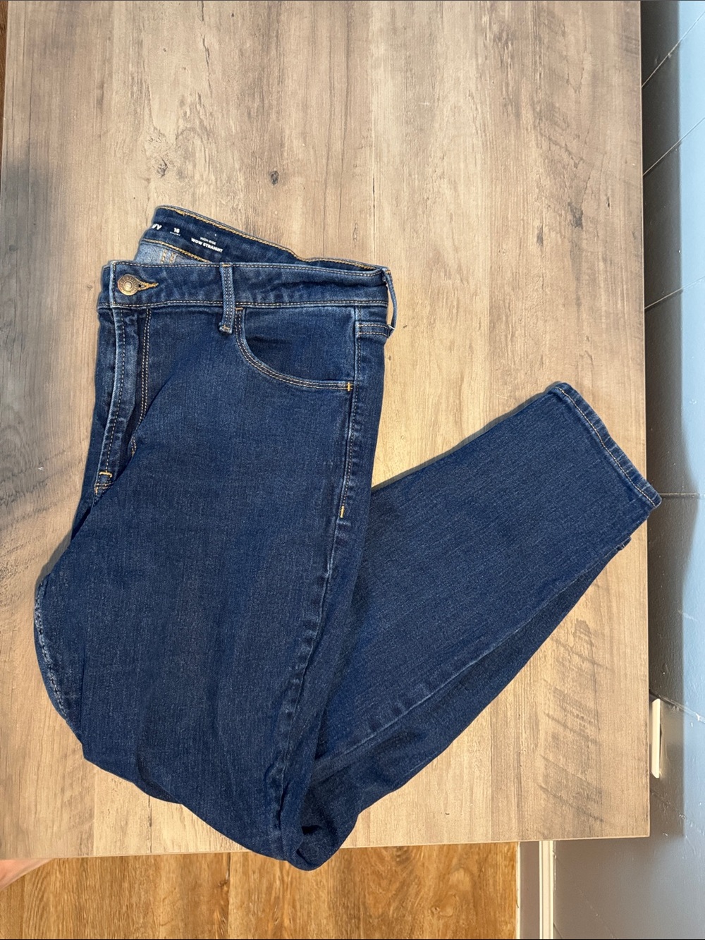 Old Navy High Rise WOW Straight Jeans Size 16